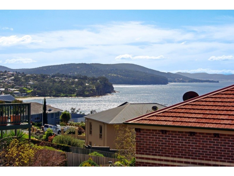18 Jodie Court, Blackmans Bay TAS 7052