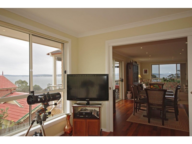 18 Jodie Court, Blackmans Bay TAS 7052