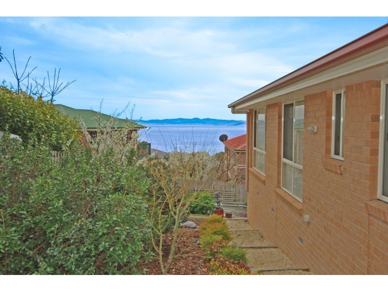 18 Jodie Court, Blackmans Bay TAS 7052