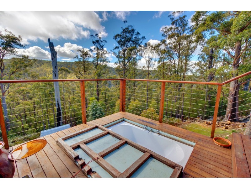 20 Menuganna Road, Fern Tree TAS 7054