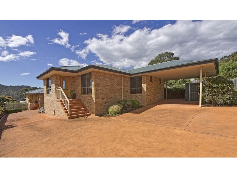 2/32 Hutchins Street, Kingston TAS 7050