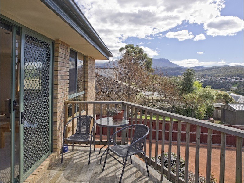 2/32 Hutchins Street, Kingston TAS 7050