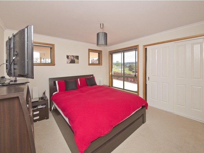 2/32 Hutchins Street, Kingston TAS 7050