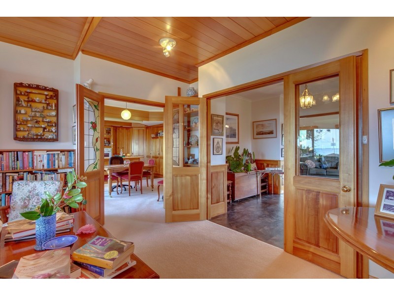 15 Osborne Esplanade, Kingston Beach TAS 7050