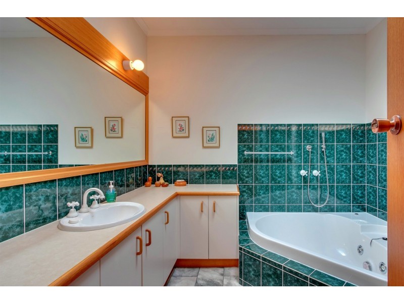 15 Osborne Esplanade, Kingston Beach TAS 7050