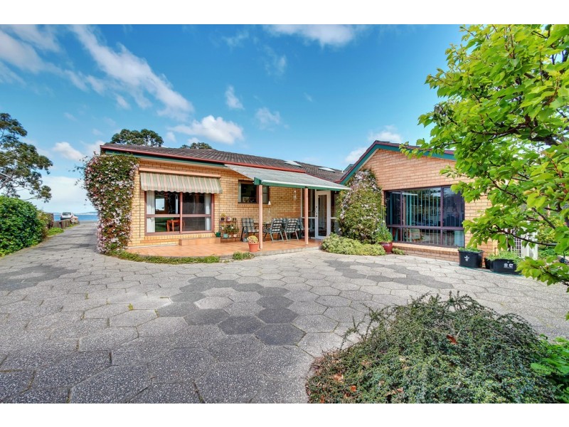 15 Osborne Esplanade, Kingston Beach TAS 7050