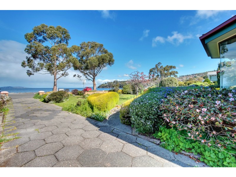 15 Osborne Esplanade, Kingston Beach TAS 7050