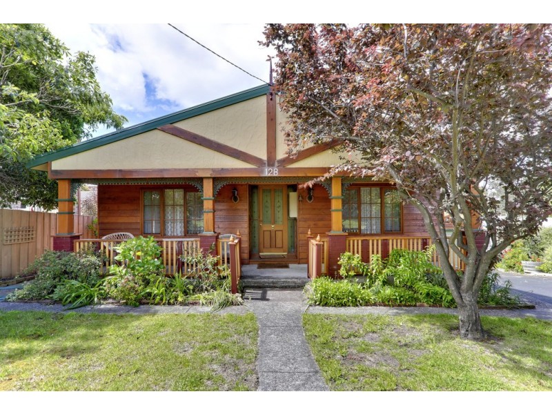 128 Roslyn Avenue, Blackmans Bay TAS 7052