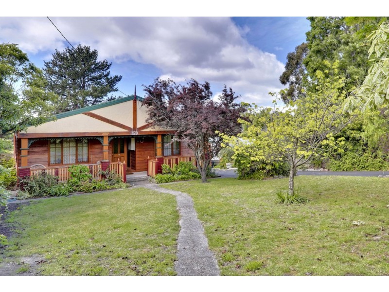128 Roslyn Avenue, Blackmans Bay TAS 7052