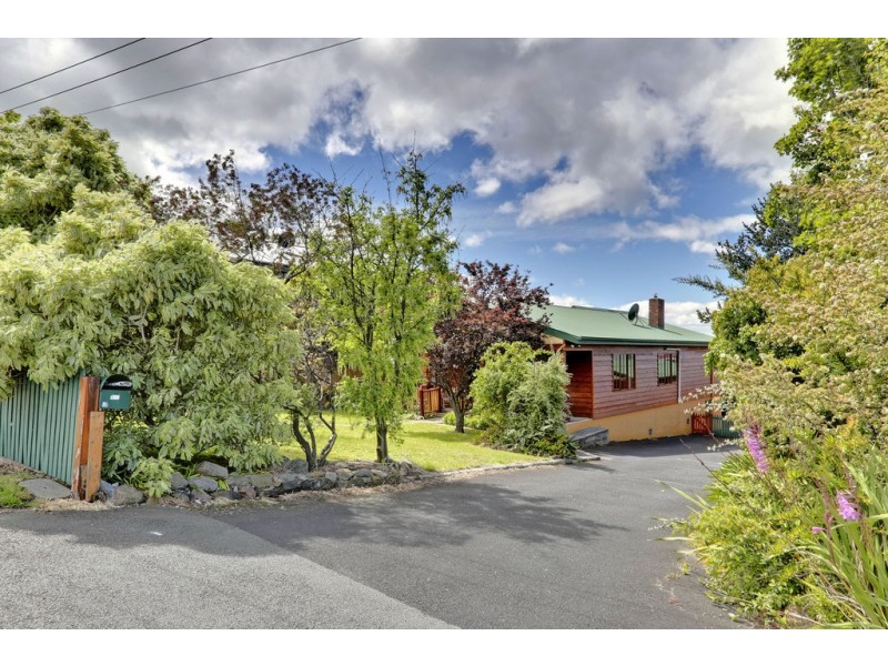 128 Roslyn Avenue, Blackmans Bay TAS 7052