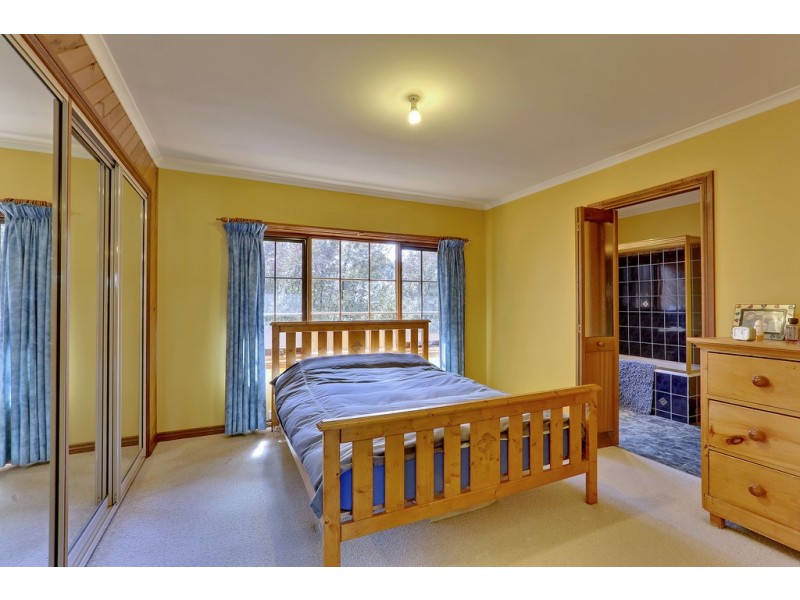 128 Roslyn Avenue, Blackmans Bay TAS 7052