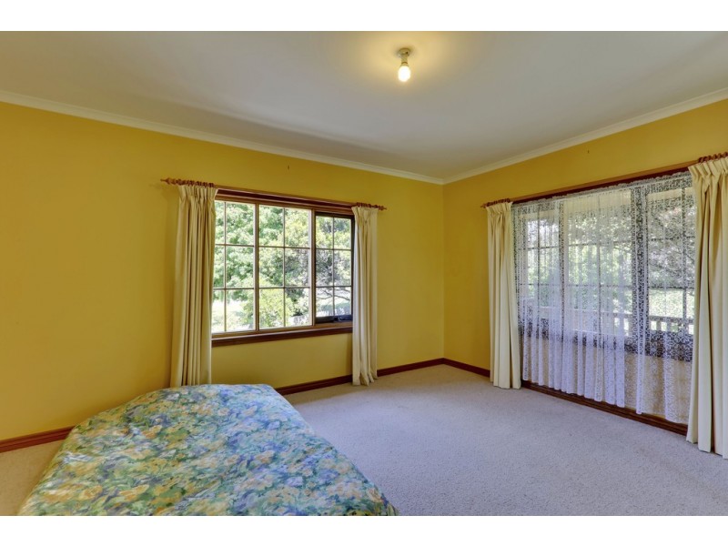 128 Roslyn Avenue, Blackmans Bay TAS 7052