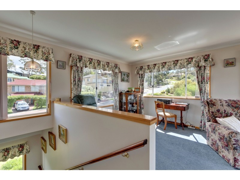 2 Honeysuckle Drive, Blackmans Bay TAS 7052