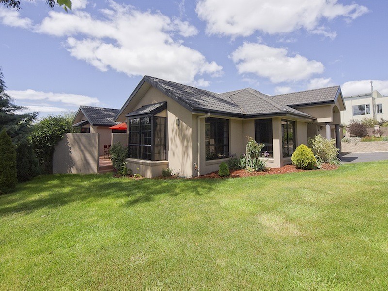1 Greenhill Drive, Kingston TAS 7050