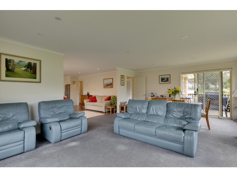 523 Village Drive, Kingston TAS 7050