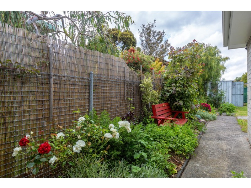 24 Tarana Road, Blackmans Bay TAS 7052