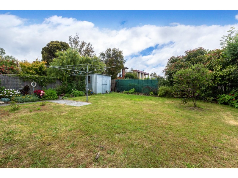 24 Tarana Road, Blackmans Bay TAS 7052