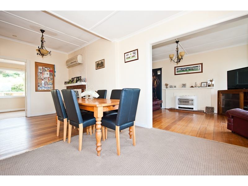 8 Auburn Road, Kingston Beach TAS 7050