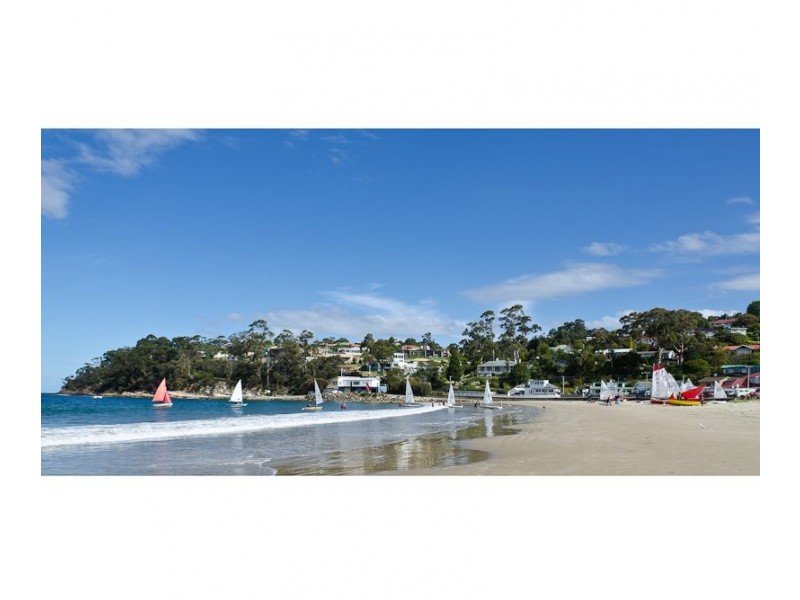 8 Auburn Road, Kingston Beach TAS 7050