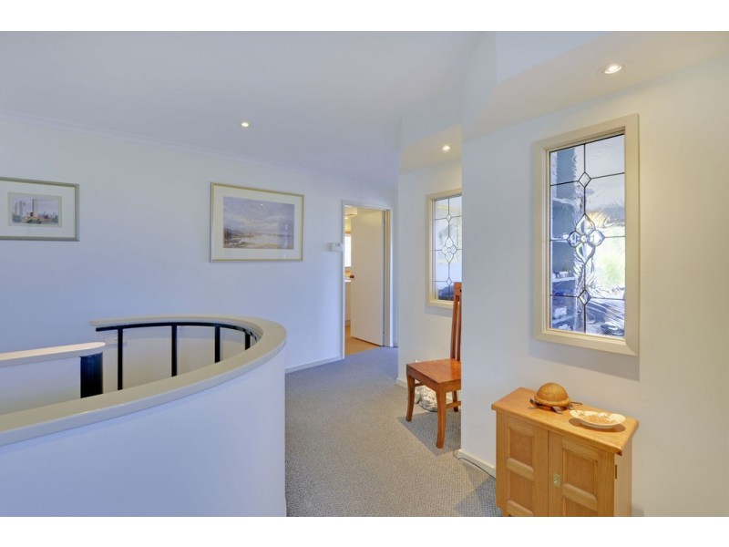 24 Calder Crescent, Blackmans Bay TAS 7052