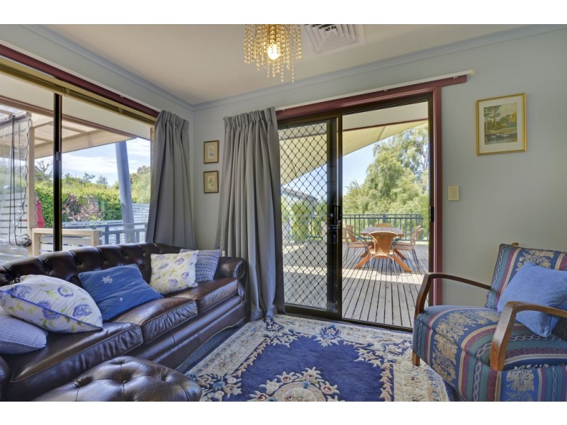 24 Calder Crescent, Blackmans Bay TAS 7052