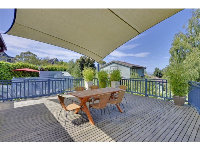 24 Calder Crescent, Blackmans Bay TAS 7052