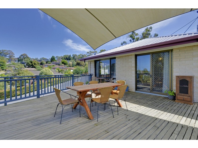 24 Calder Crescent, Blackmans Bay TAS 7052