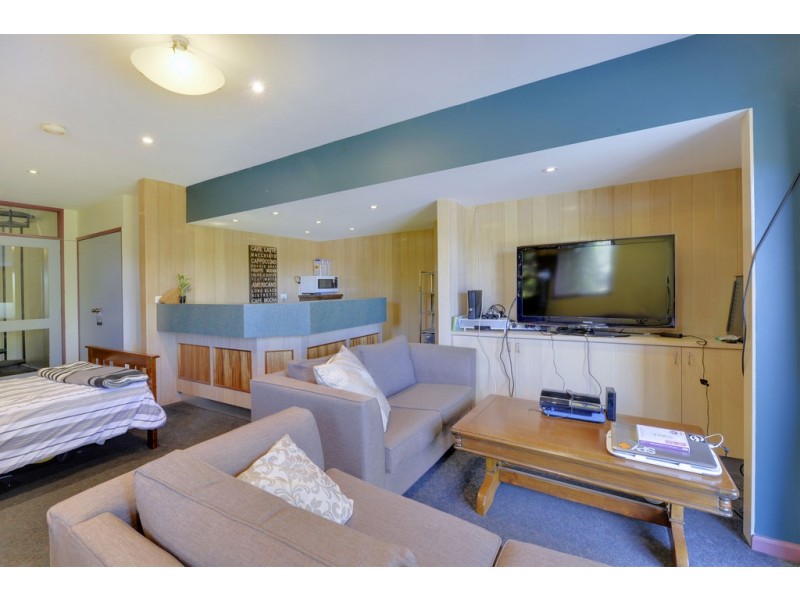 24 Calder Crescent, Blackmans Bay TAS 7052