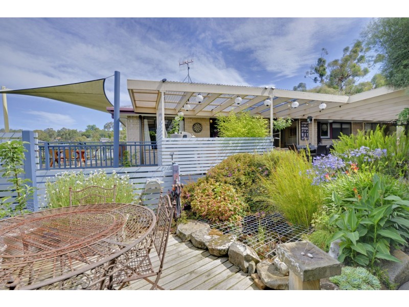 24 Calder Crescent, Blackmans Bay TAS 7052