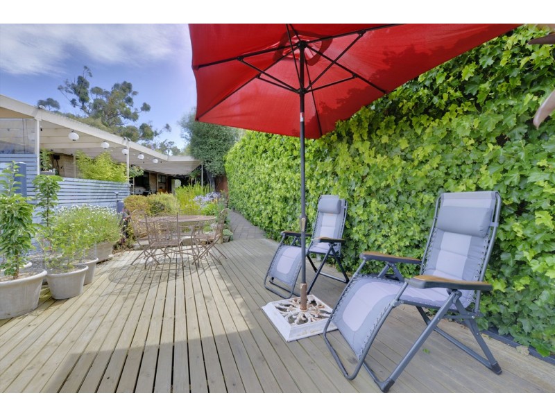 24 Calder Crescent, Blackmans Bay TAS 7052