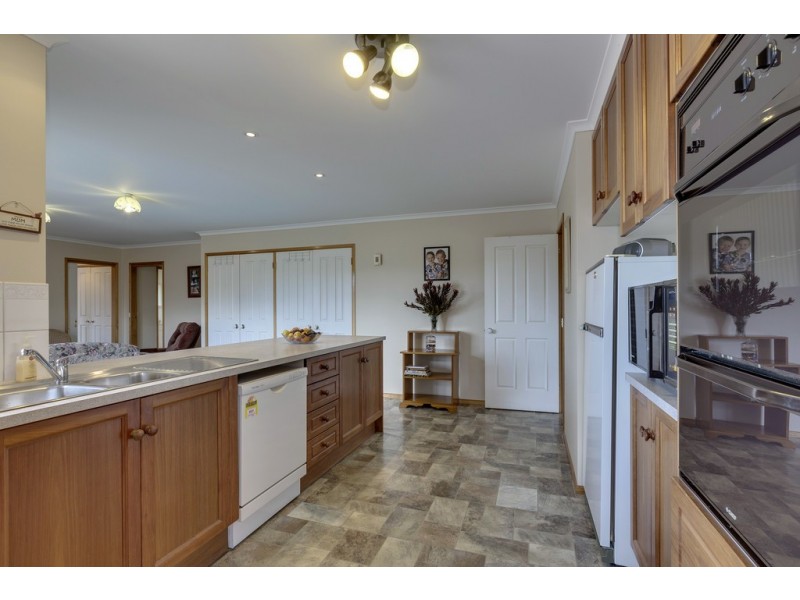 25 Adelong Drive, Kingston TAS 7050