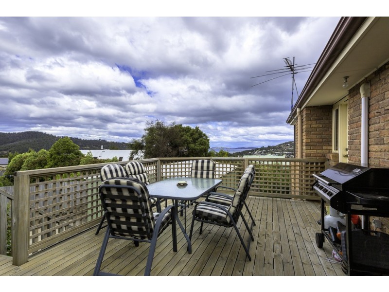 25 Adelong Drive, Kingston TAS 7050