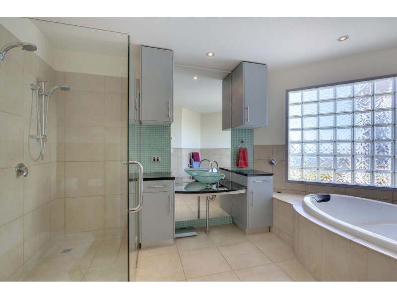 66 Tingira Road, Blackmans Bay TAS 7052