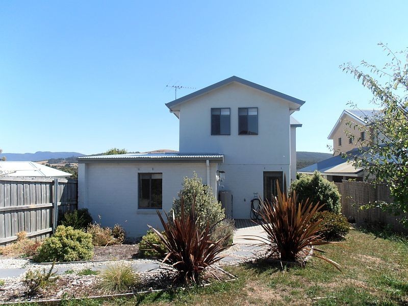 2 George Avenue, Kingston TAS 7050