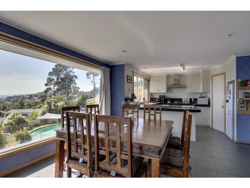 23 Tinderbox Road, Blackmans Bay TAS 7052