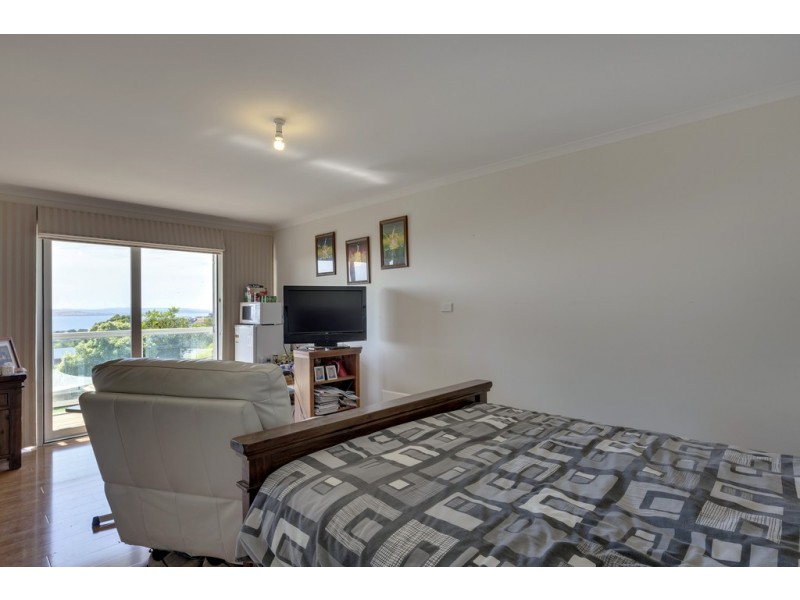 23 Tinderbox Road, Blackmans Bay TAS 7052