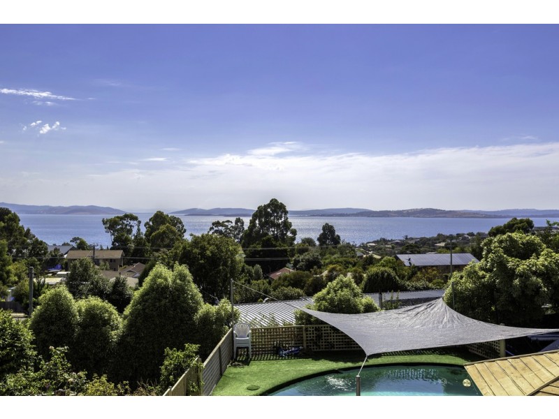 23 Tinderbox Road, Blackmans Bay TAS 7052