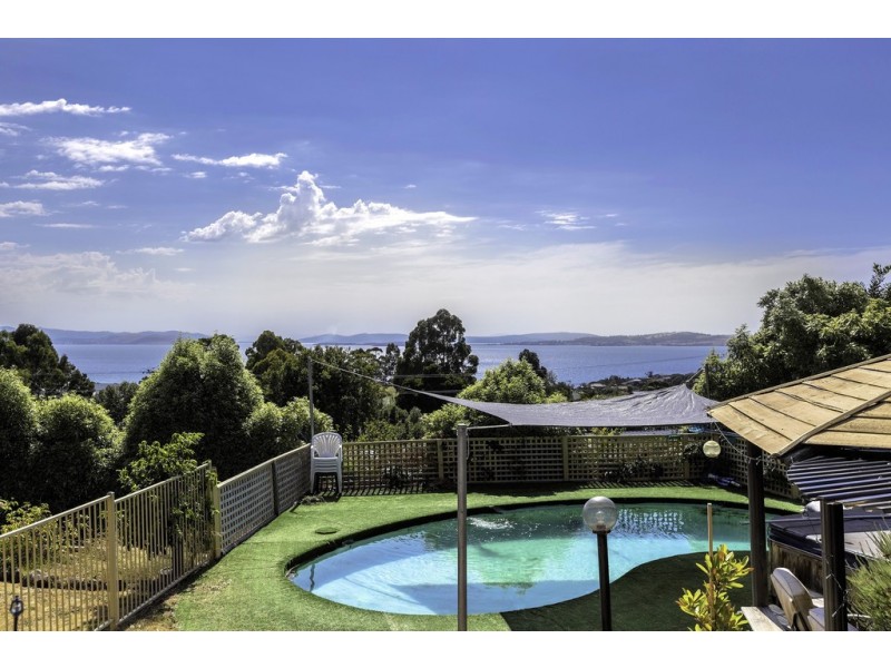 23 Tinderbox Road, Blackmans Bay TAS 7052
