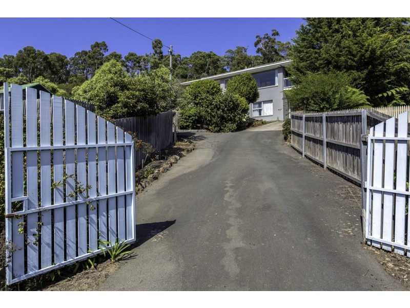 23 Tinderbox Road, Blackmans Bay TAS 7052