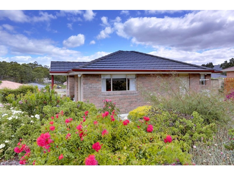 507 Village Drive, Kingston TAS 7050