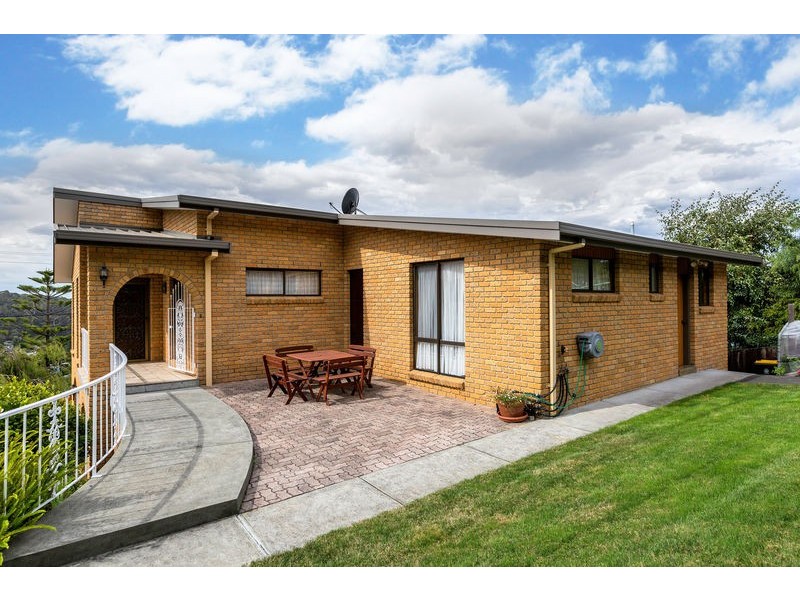 18 Auburn Road, Kingston Beach TAS 7050