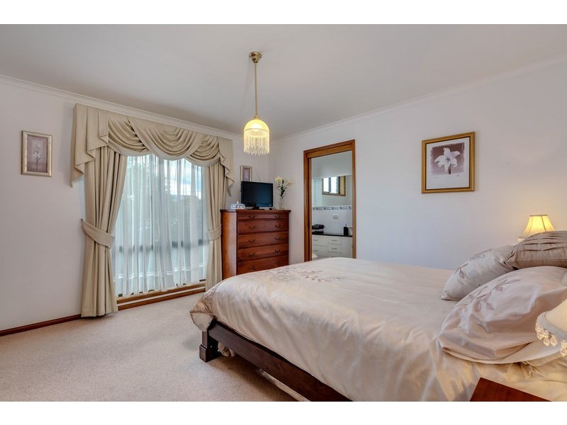 18 Auburn Road, Kingston Beach TAS 7050