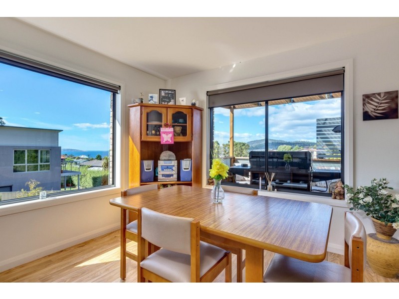 25 Hillside Drive, Blackmans Bay TAS 7052