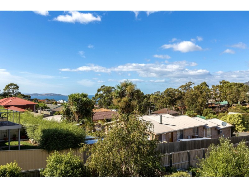 25 Hillside Drive, Blackmans Bay TAS 7052