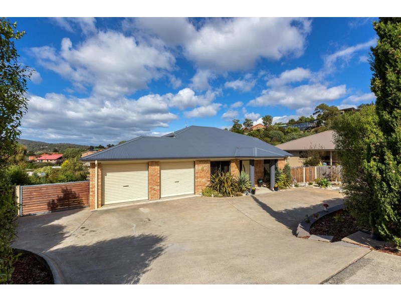 25 Hillside Drive, Blackmans Bay TAS 7052
