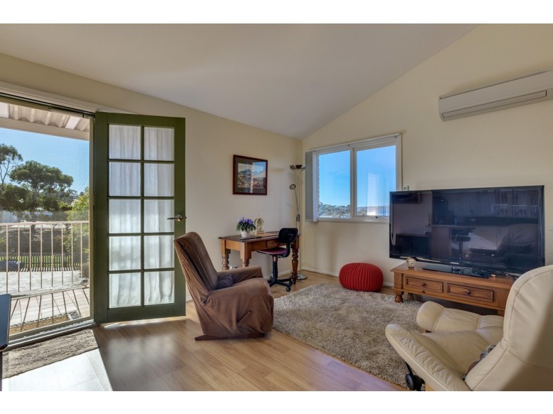 10/180 Roslyn Avenue, Blackmans Bay TAS 7052