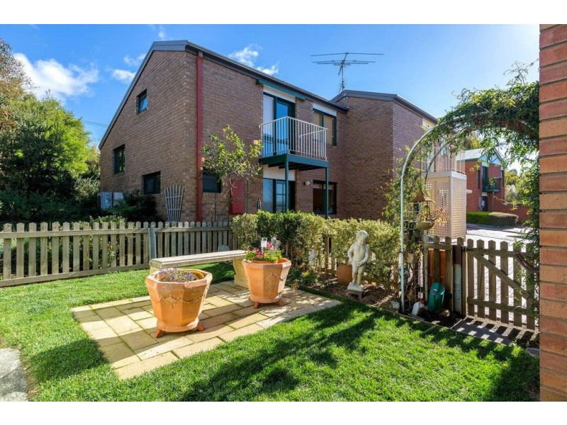 10/180 Roslyn Avenue, Blackmans Bay TAS 7052