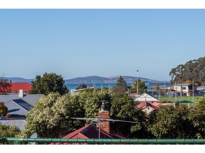 54 Beach Road, Kingston Beach TAS 7050