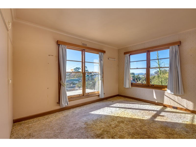 54 Beach Road, Kingston Beach TAS 7050