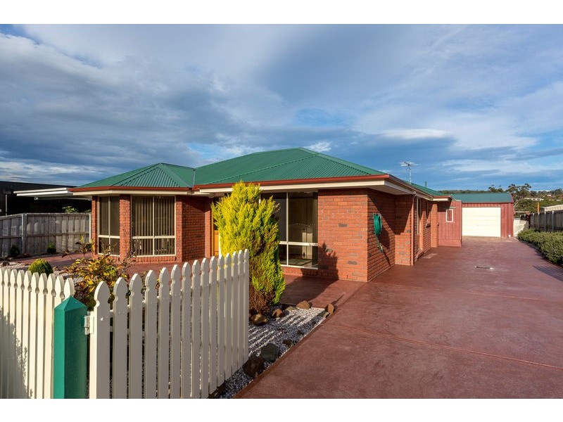 7 Queens Parade, Kingston TAS 7050